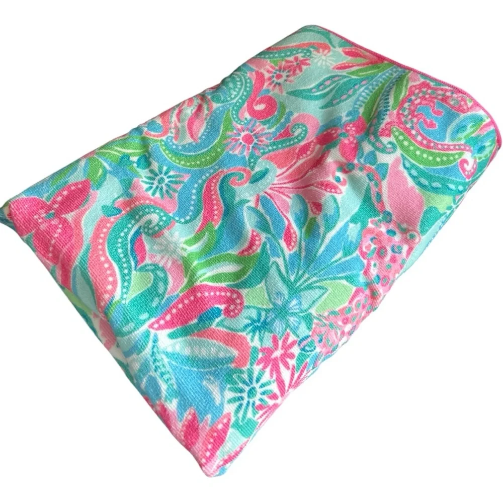 Lilly Pulitzer lounge beach towel 40x72